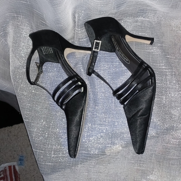 Andrew Geller Satin t-strap heels! Size 7.5 - Picture 1 of 5
